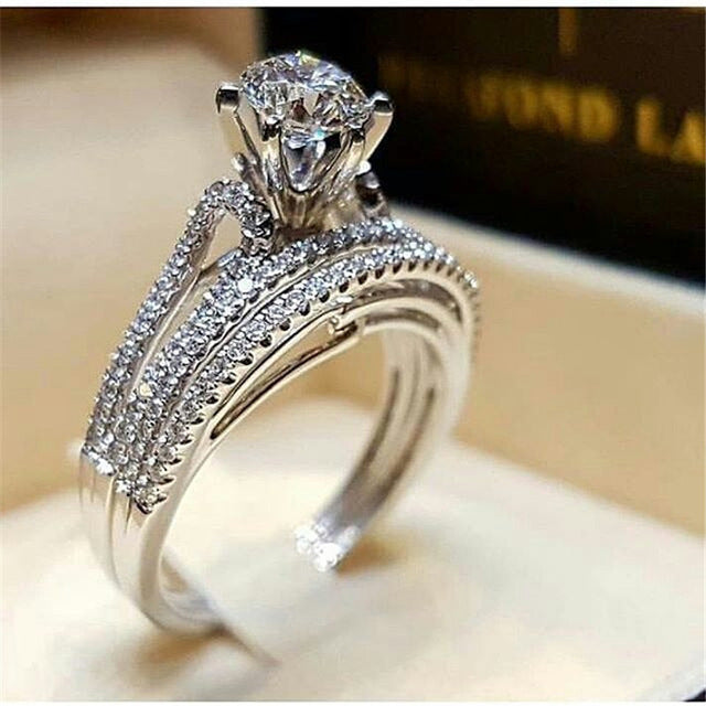 Women’s Zircon Inlaid Alloy Ring – Stylish and Durable Accessory