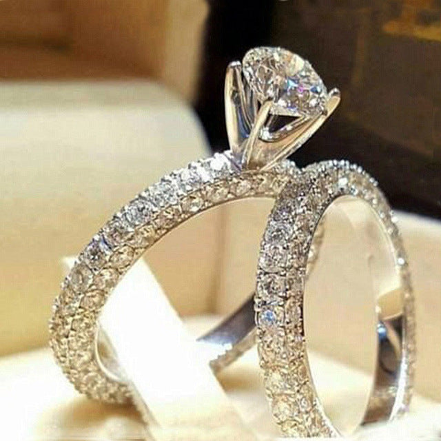 Women’s Zircon Inlaid Alloy Ring – Stylish and Durable Accessory