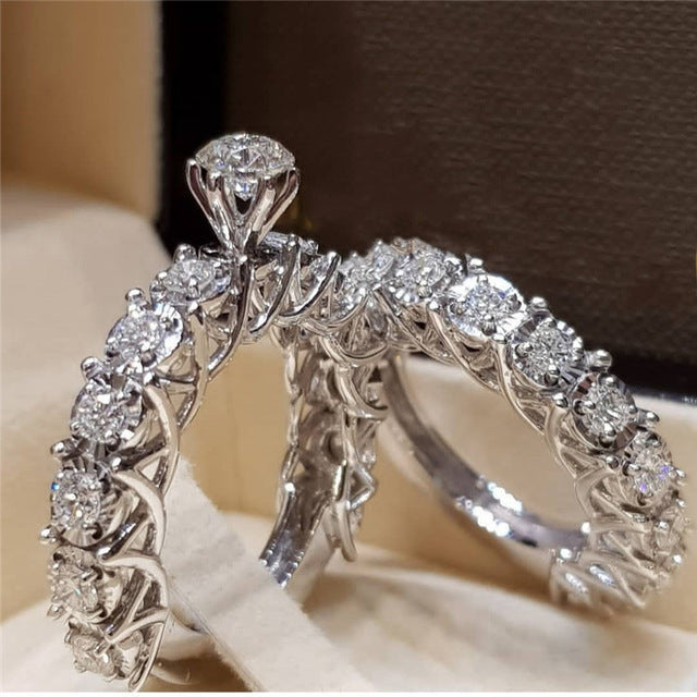 Women’s Zircon Inlaid Alloy Ring – Stylish and Durable Accessory