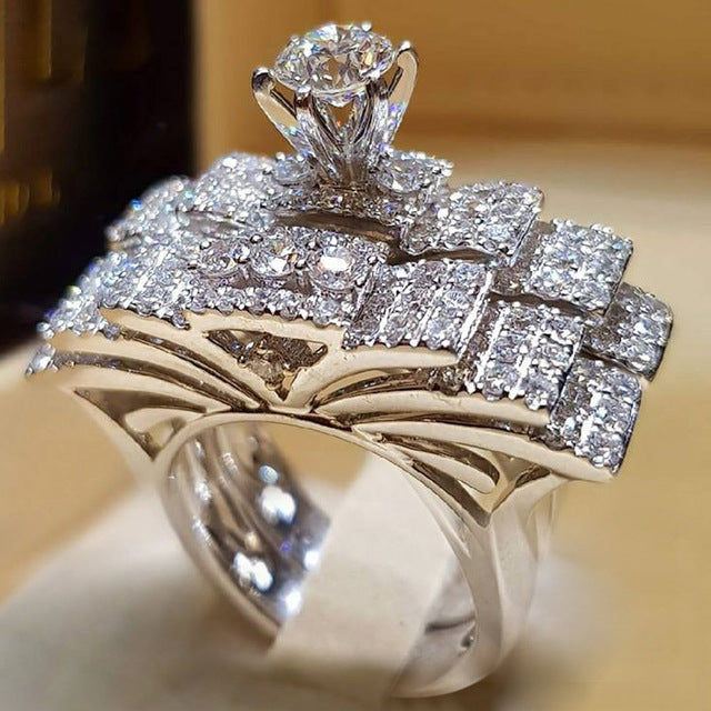 Women’s Zircon Inlaid Alloy Ring – Stylish and Durable Accessory