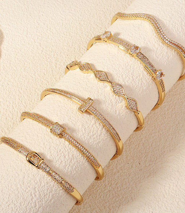 Asymmetric Conical Bracelet – Fashion Commuter Style with Zircon Accents