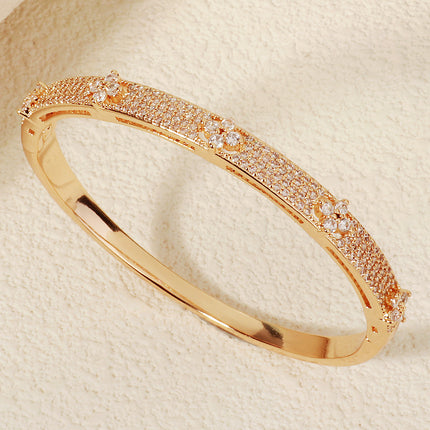 Asymmetric Conical Bracelet – Fashion Commuter Style with Zircon Accents