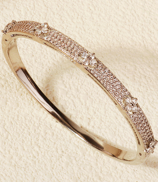 Asymmetric Conical Bracelet – Fashion Commuter Style with Zircon Accents