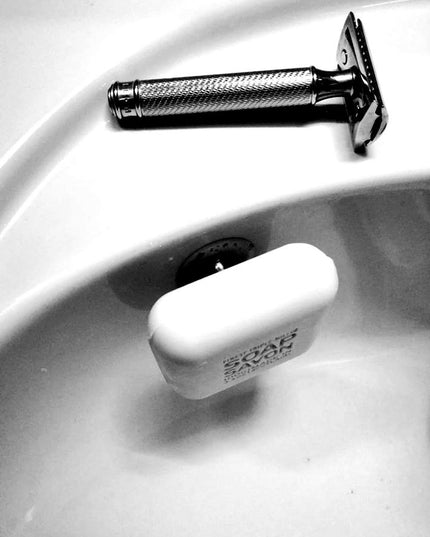 SAVONT Original Magnetic floating soap holder | Always dry & clean | Soap dish dispenser drainer for shower or sink